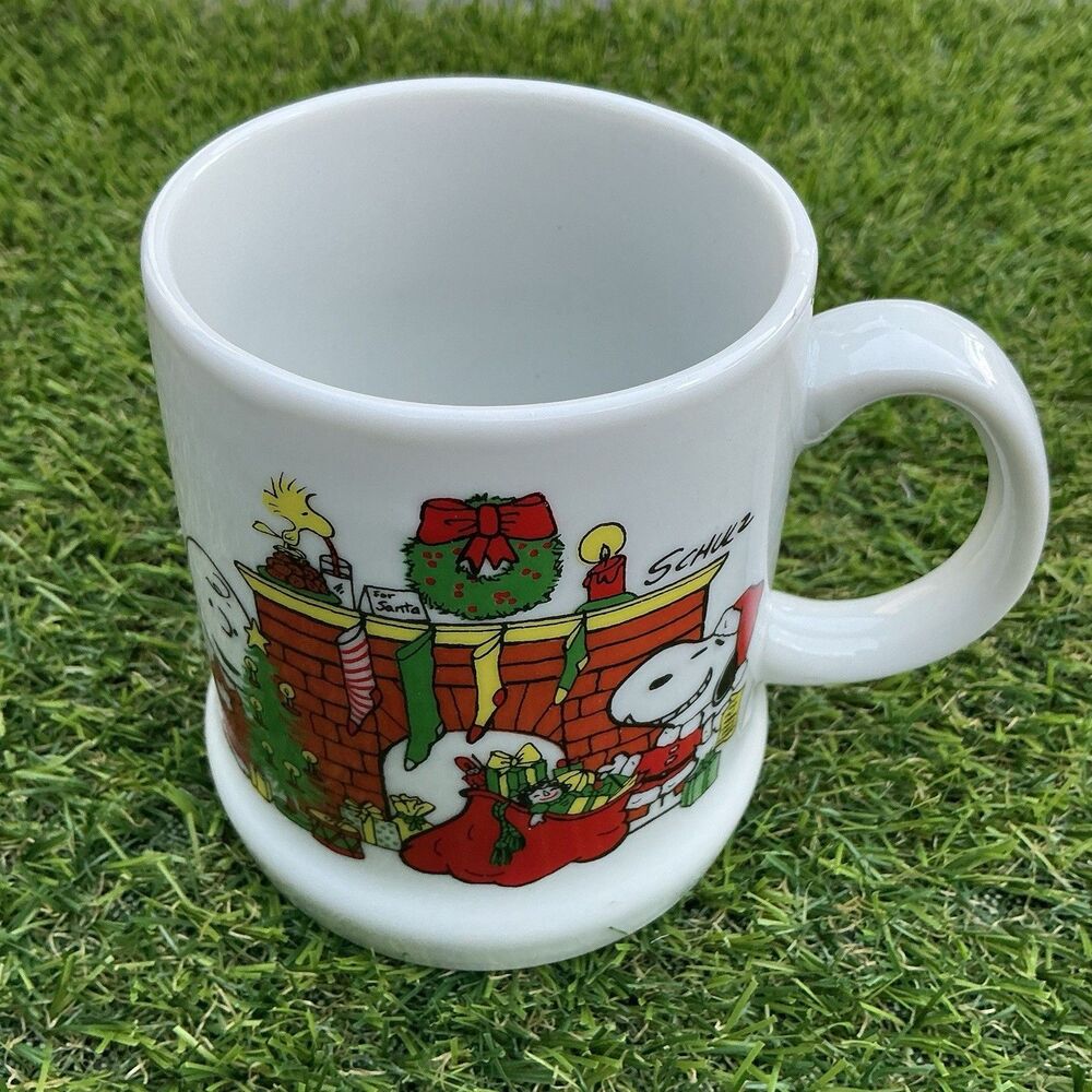 Vintage Peanuts Snoopy Charlie Brown Merry Christmas 1978 Ceramic Mug Schultz